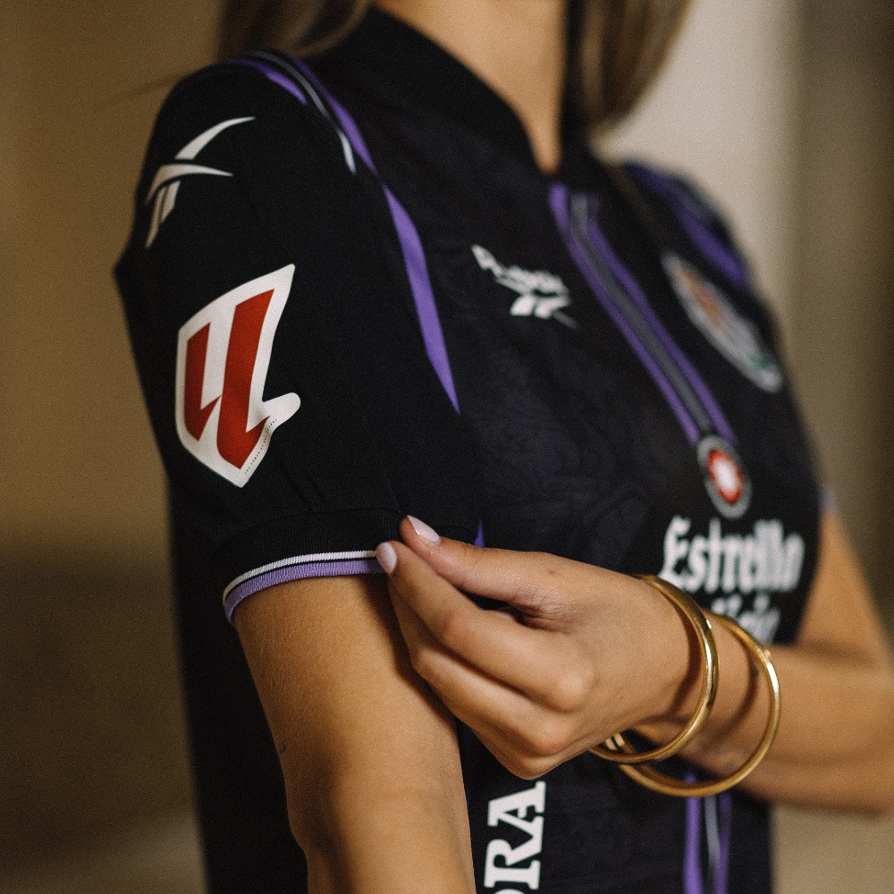 Camiseta Valladolid Visitante 26-27 4 Camiseta de la segunda equipación del Real Valladolid para la temporada 26-27. Diseño oficial para aficionados.