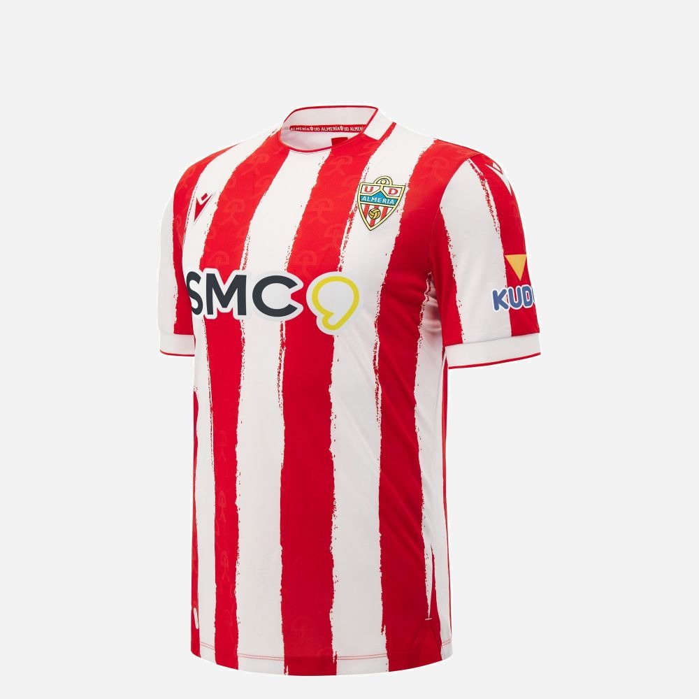 Equipación UD Almería Niño 2026/27 4 Primera equipación oficial de la UD Almería para niño de la temporada 2026/27. Camiseta y pantalón rojiblancos.