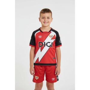 Camisetas del Rayo Vallecano 3 Imagen de la segunda equipación de fútbol del Rayo Vallecano para niño, temporada 2026-2027. Kit completo visitante infantil.