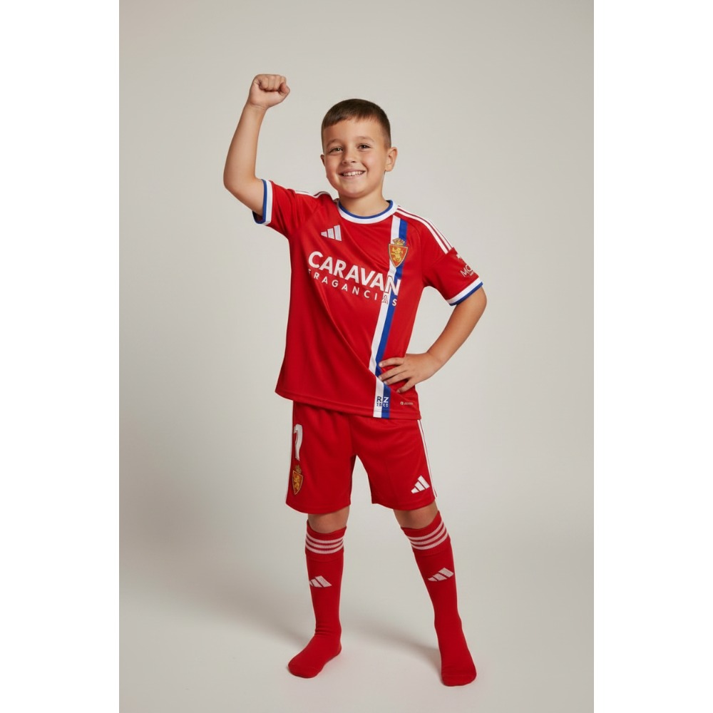 2ª Equipación Zaragoza Niños 26-27 2 Segunda equipación oficial del Real Zaragoza para niños de la temporada 2026-2027. Kit de camiseta y pantalón visitante.
