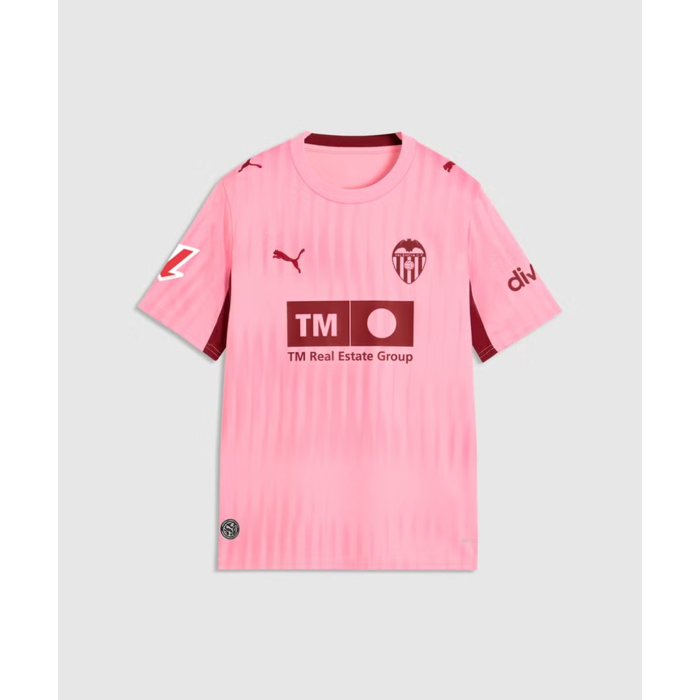 3ª Equipación Valencia Niños 2026/27 5 Tercera equipación para niños del Valencia CF para la temporada 2026/27. Camiseta y pantalón oficiales del Valencia.