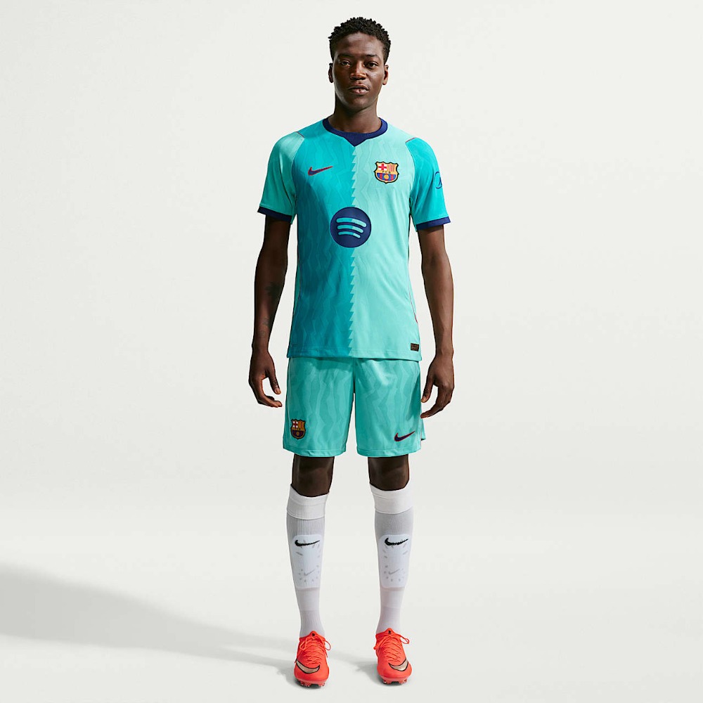 Camiseta Barcelona Alternativa Versión Jugador 2026/27 4 Camiseta alternativa del FC Barcelona para la temporada 2026/27, versión jugador para adulto. Tercera equipación oficial del Barça.