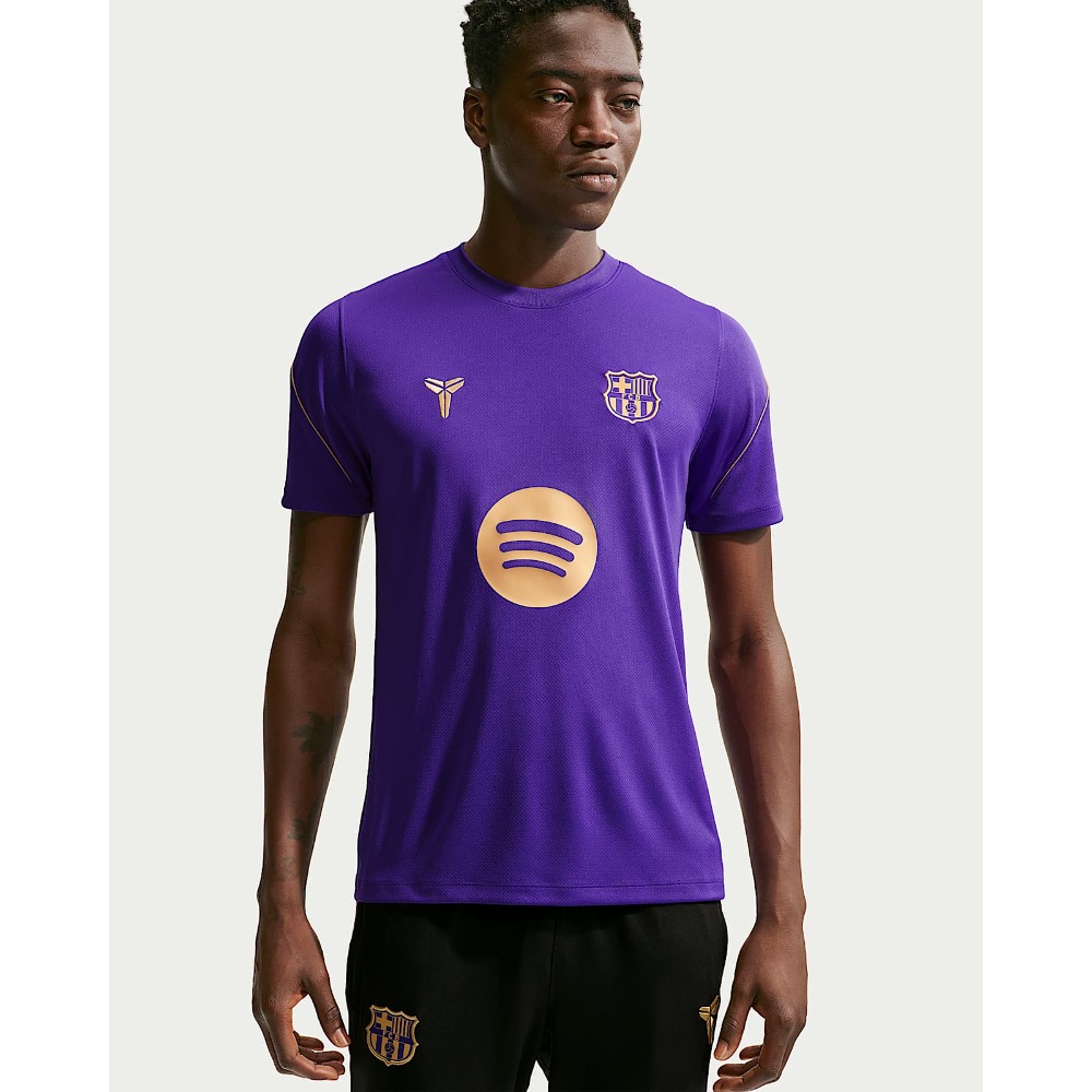 Camiseta Barcelona Entrenamiento Visitante 26/27 6 Camiseta de entrenamiento del FC Barcelona, segunda equipación visitante temporada 26/27. Ropa oficial de fútbol para adulto.