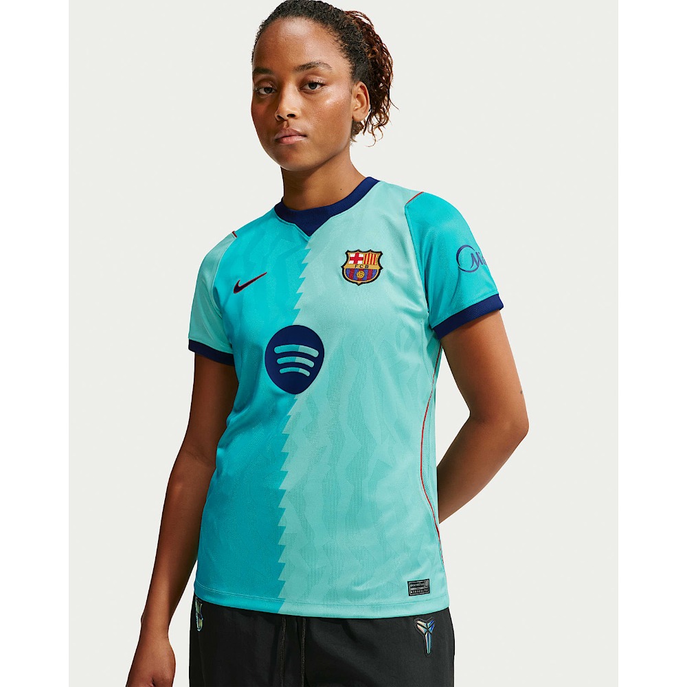 Camiseta Barcelona Mujer Alternativa 2026/27 6 Camiseta alternativa del FC Barcelona para mujer, temporada 2026/27. Vista frontal de la tercera equipación femenina del Barça.