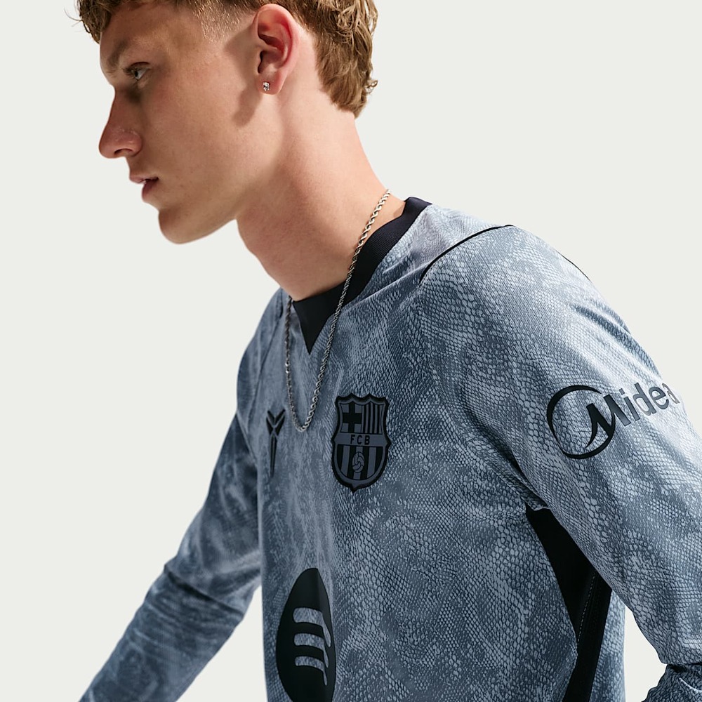 Camiseta Barcelona Portero Visitante 2026/27 3 Camiseta de portero visitante del FC Barcelona para la temporada 2026/27. Equipación oficial de fútbol para adulto.