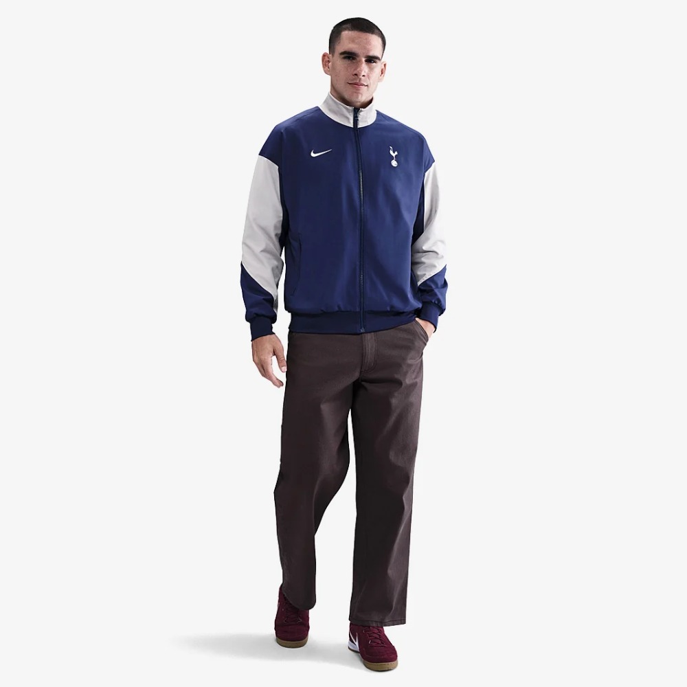 Cortavientos Tottenham Hotspur 26/27 2 Cortavientos oficial del Tottenham Hotspur para la temporada 26/27. Chaqueta de fútbol para adulto de los Spurs.