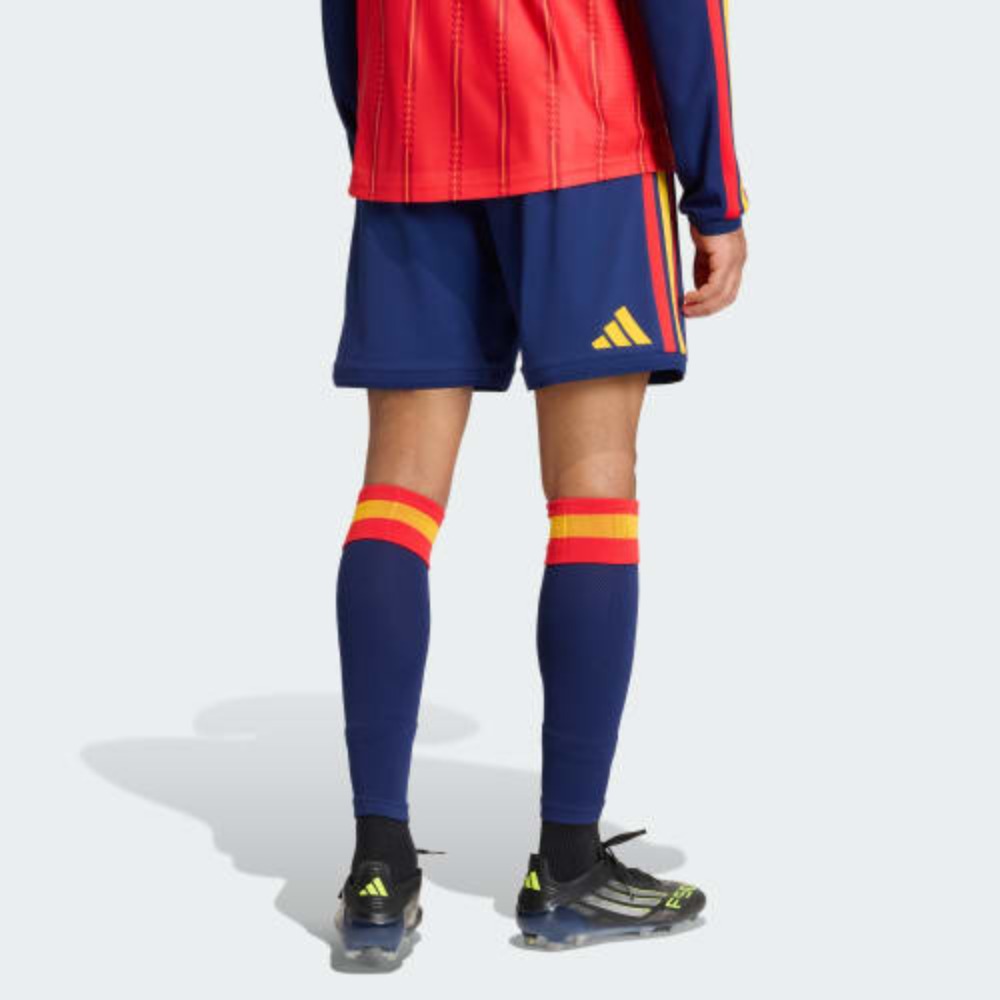 Pantalón Azul España 2026 2 Pantalón corto azul de la primera equipación de la Selección Española de fútbol para el Mundial 2026, versión de adulto.