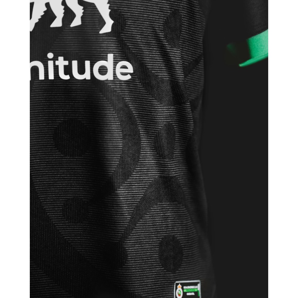 Camiseta Alternativa Racing Santander 26/27 2 Camiseta alternativa del Racing de Santander para la temporada 26/27. Segunda equipación oficial de fútbol para adulto.