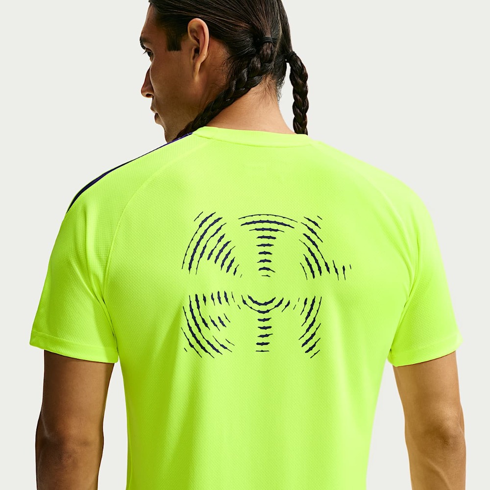 Camiseta Entrenamiento At. de Madrid 26-27 2 Camiseta de entrenamiento del Atlético de Madrid para la temporada 2026-2027. Ropa oficial de fútbol para adulto.
