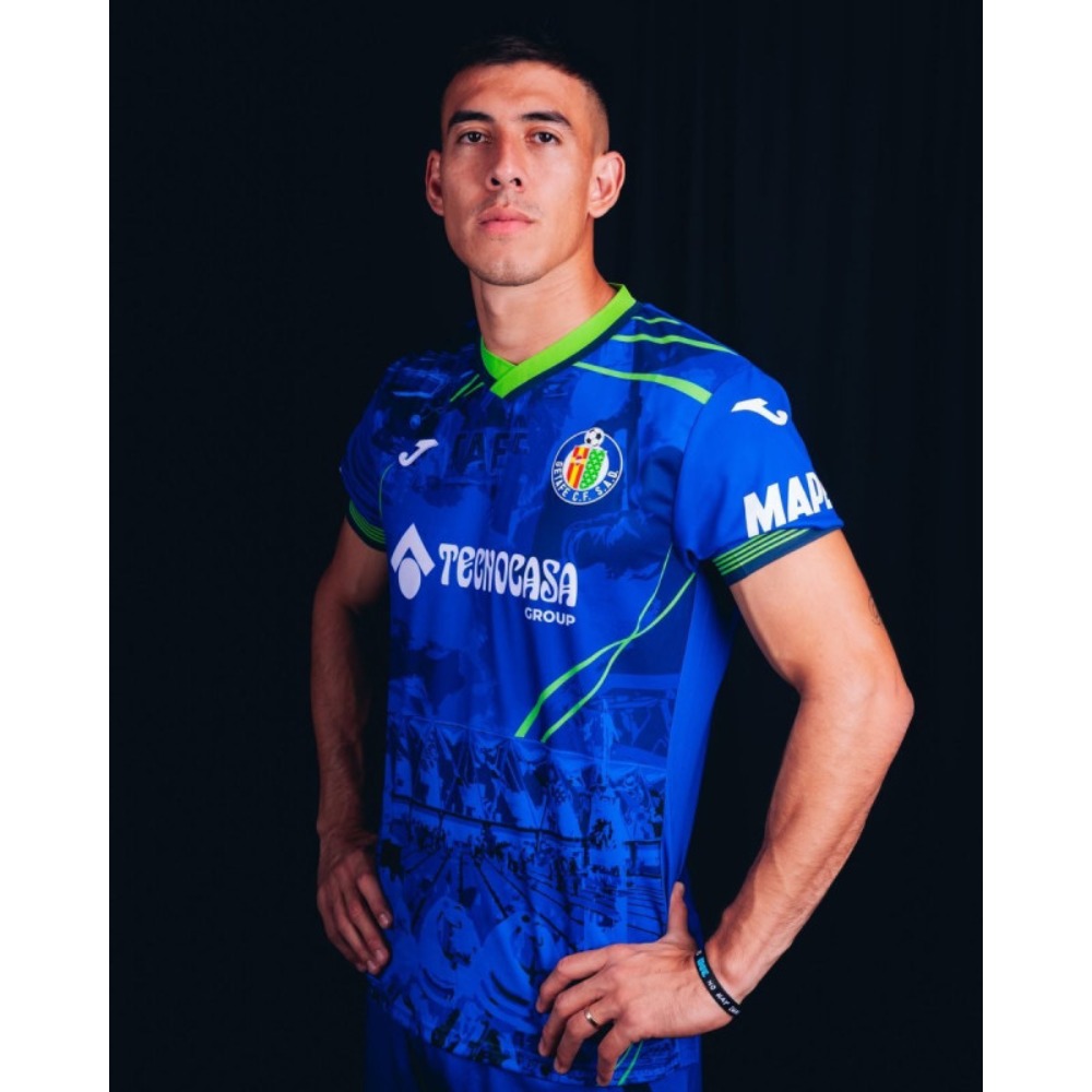 Camiseta Getafe UEFA Conference League 26/27 2 Camiseta oficial del Getafe para la UEFA Conference League 26/27. Primera equipación para adulto, en el tradicional color azul.
