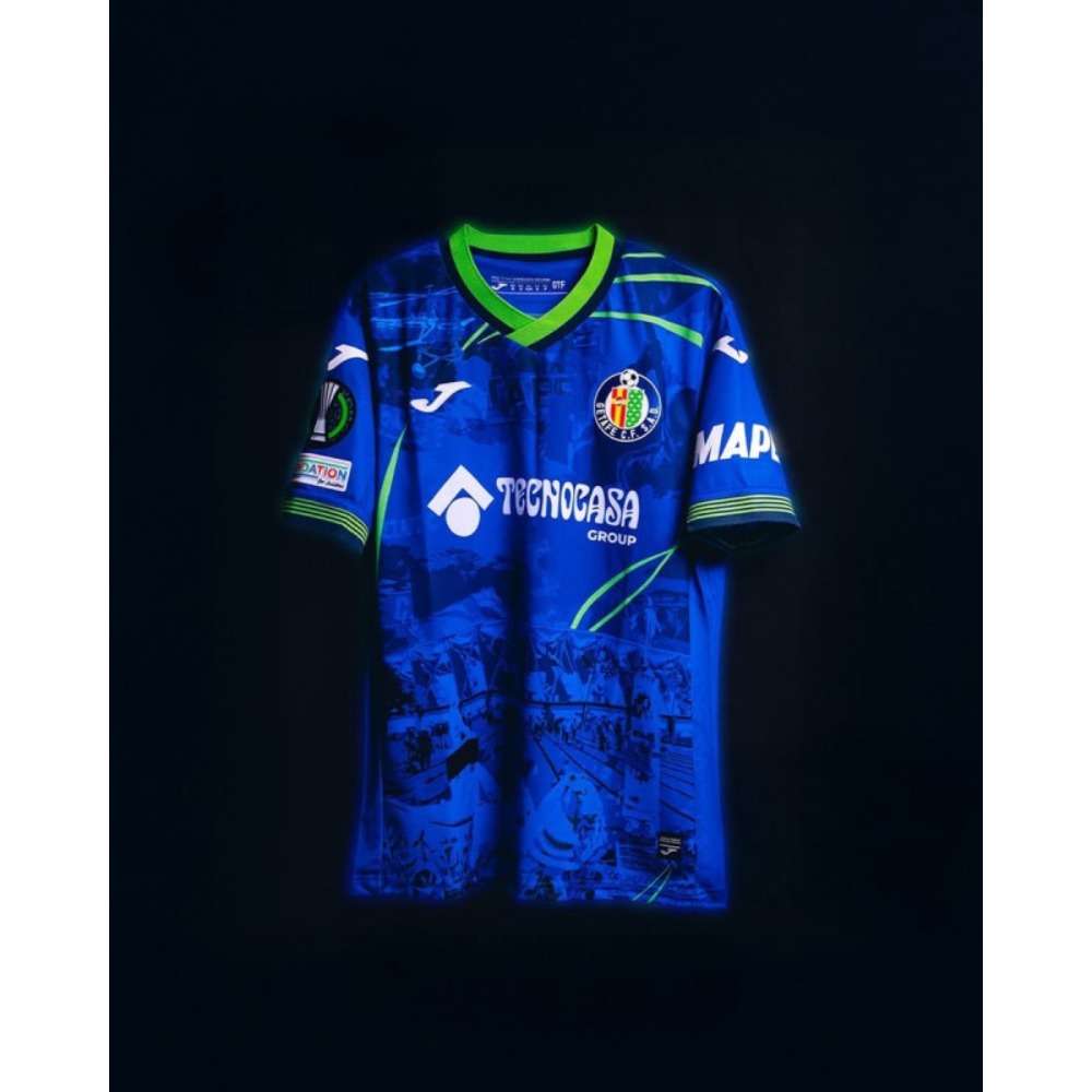 Camiseta Getafe UEFA Conference League 26/27 3 Camiseta oficial del Getafe para la UEFA Conference League 26/27. Primera equipación para adulto, en el tradicional color azul.