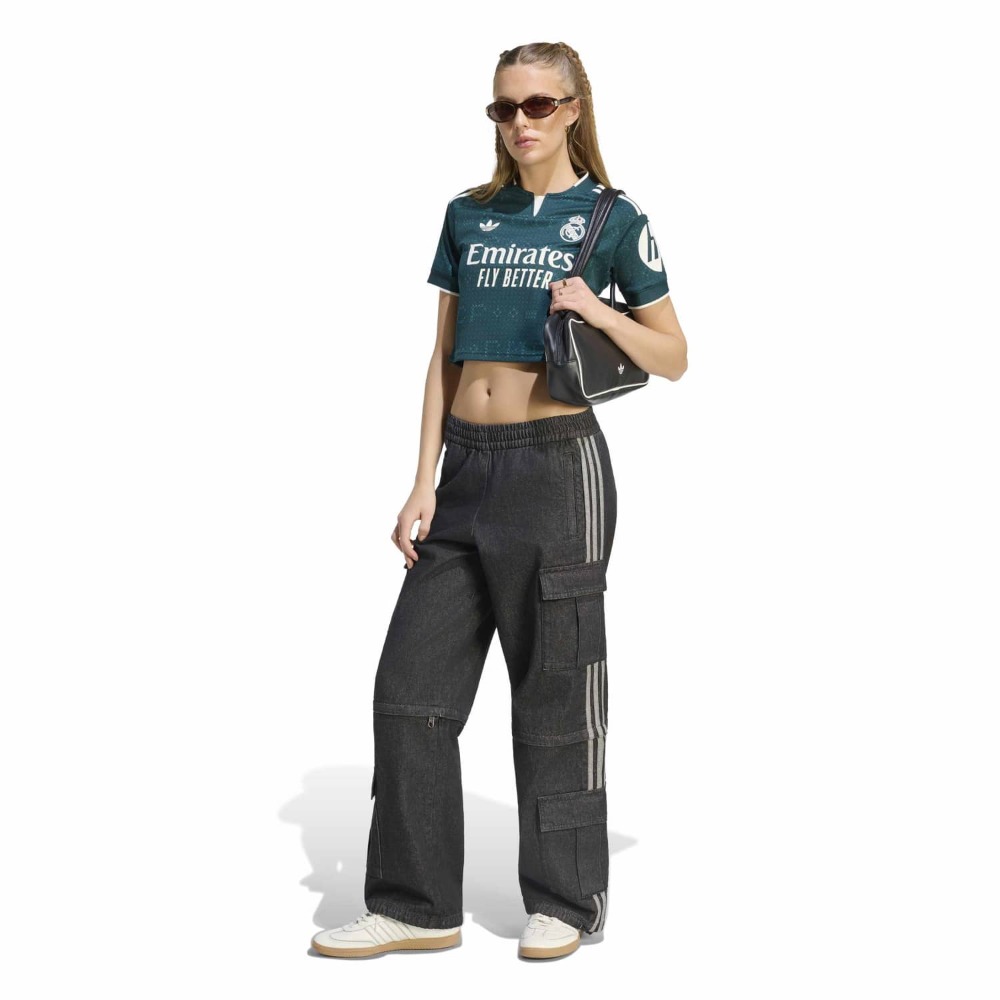Camiseta Real Madrid Cropped Mujer Verde 26/27 2 Camiseta Real Madrid cropped para mujer, segunda equipación 26/27 en color verde. Diseño moderno y oficial para aficionadas.