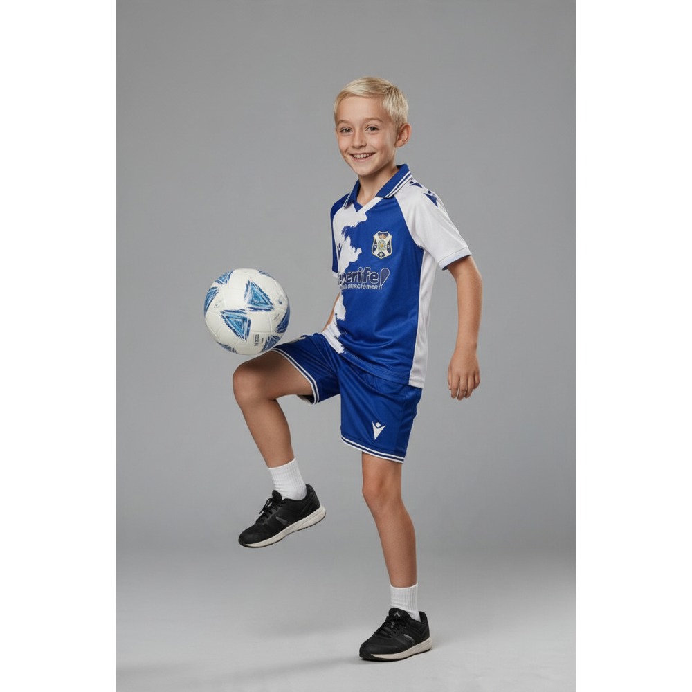 Equipación Tenerife Niños 26-27 4 Primera equipación de fútbol del CD Tenerife para niños, temporada 26-27. Incluye camiseta y pantalón blanquiazul oficial.